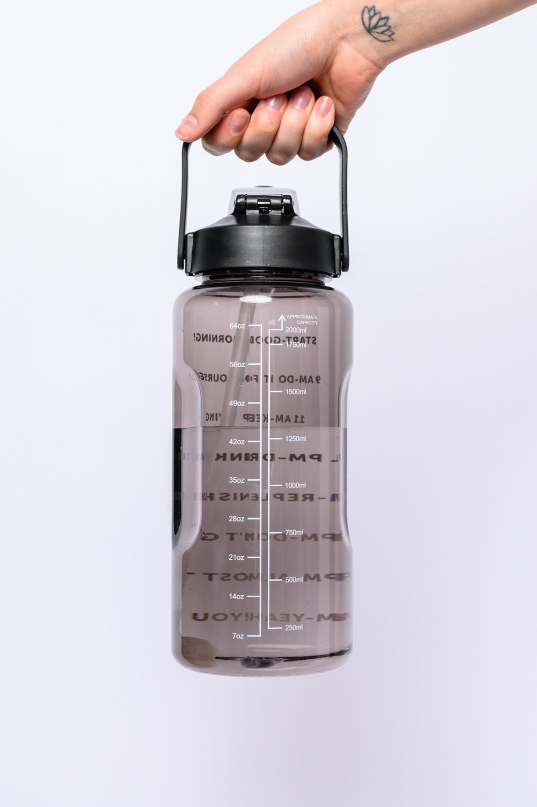 Elevated Water Tracking Bottle in Black (Ships in 1-2 Weeks)