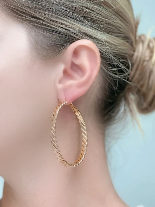 Wave Metal Hoop Earrings - Gold