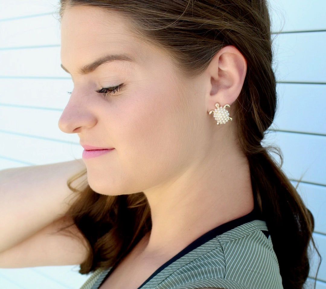Turtle Pearl Pop Studs