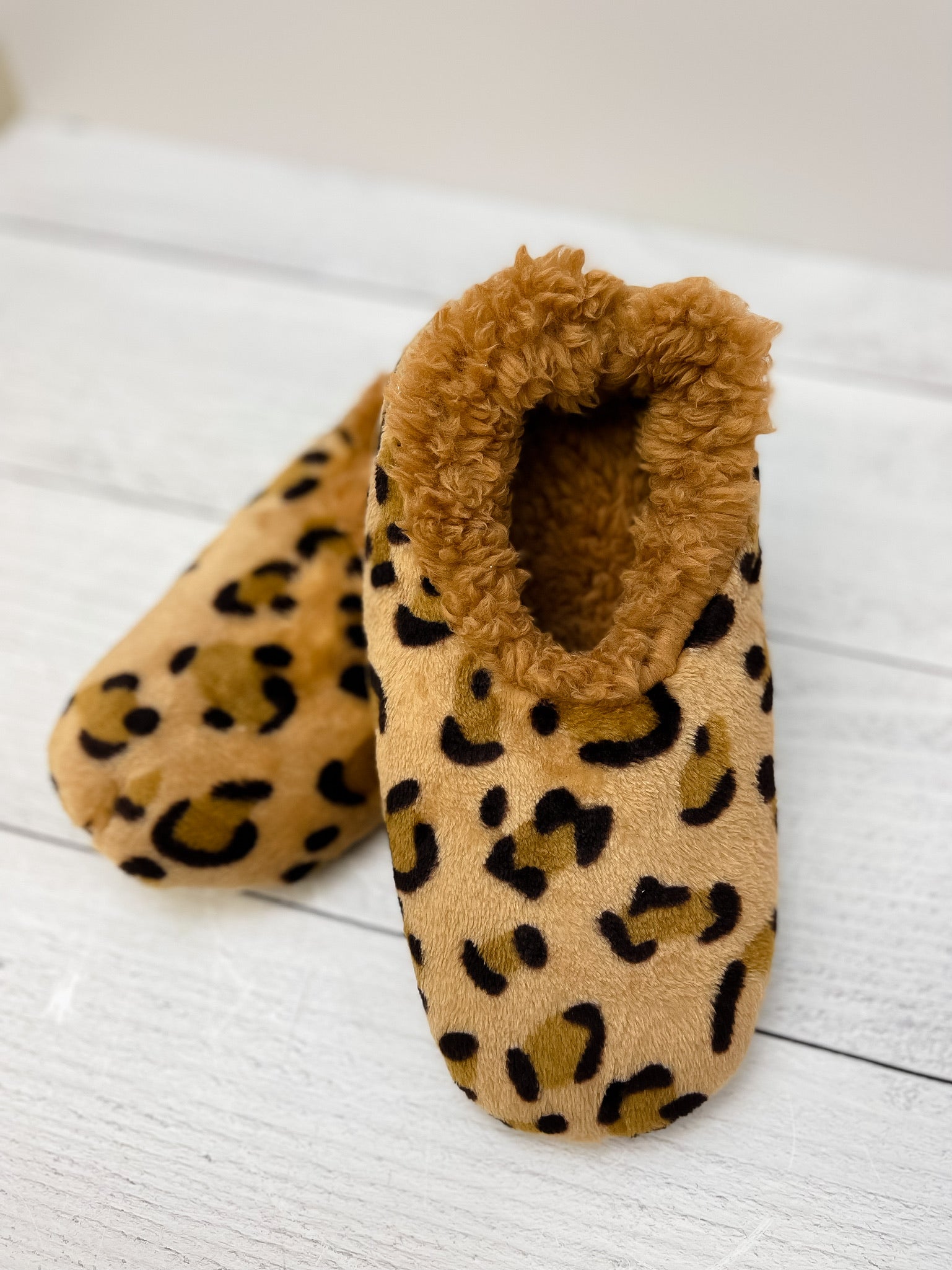 Snoozies! Slippers - Leopard