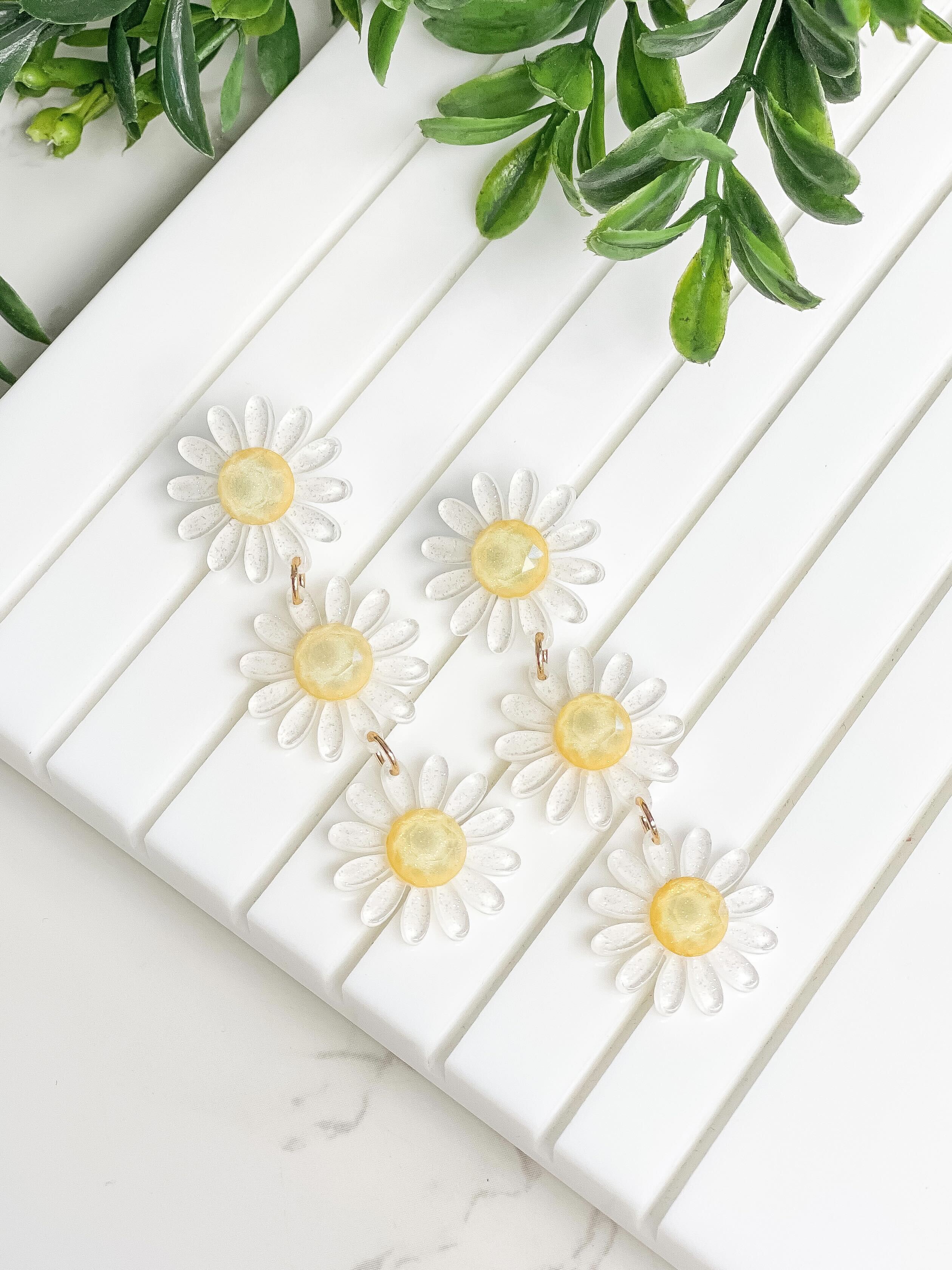 Blooming Daisy Trio Dangle Earrings - White