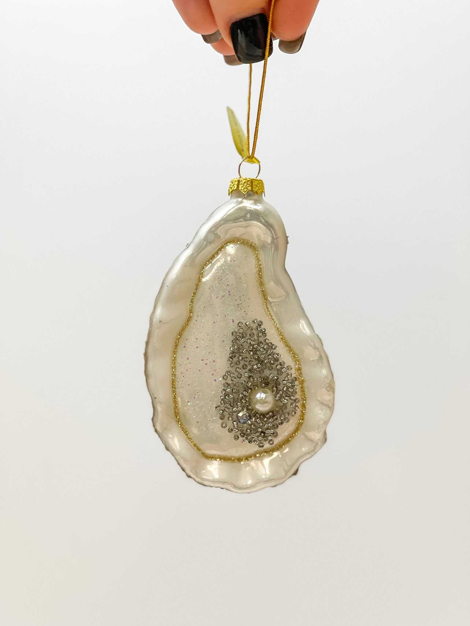 Oyster with Pearl Ornament - Choice of Color