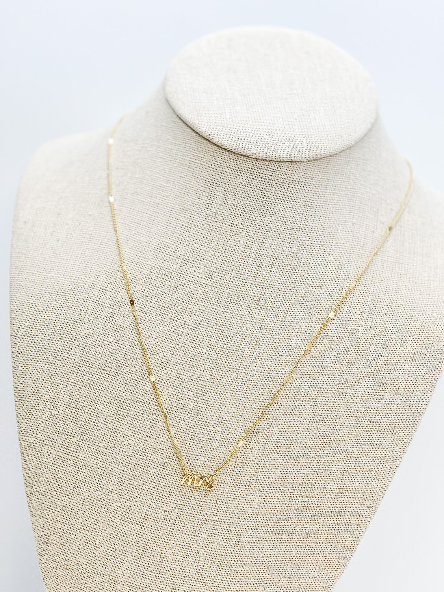 'Mrs' Pendant Necklace - Gold