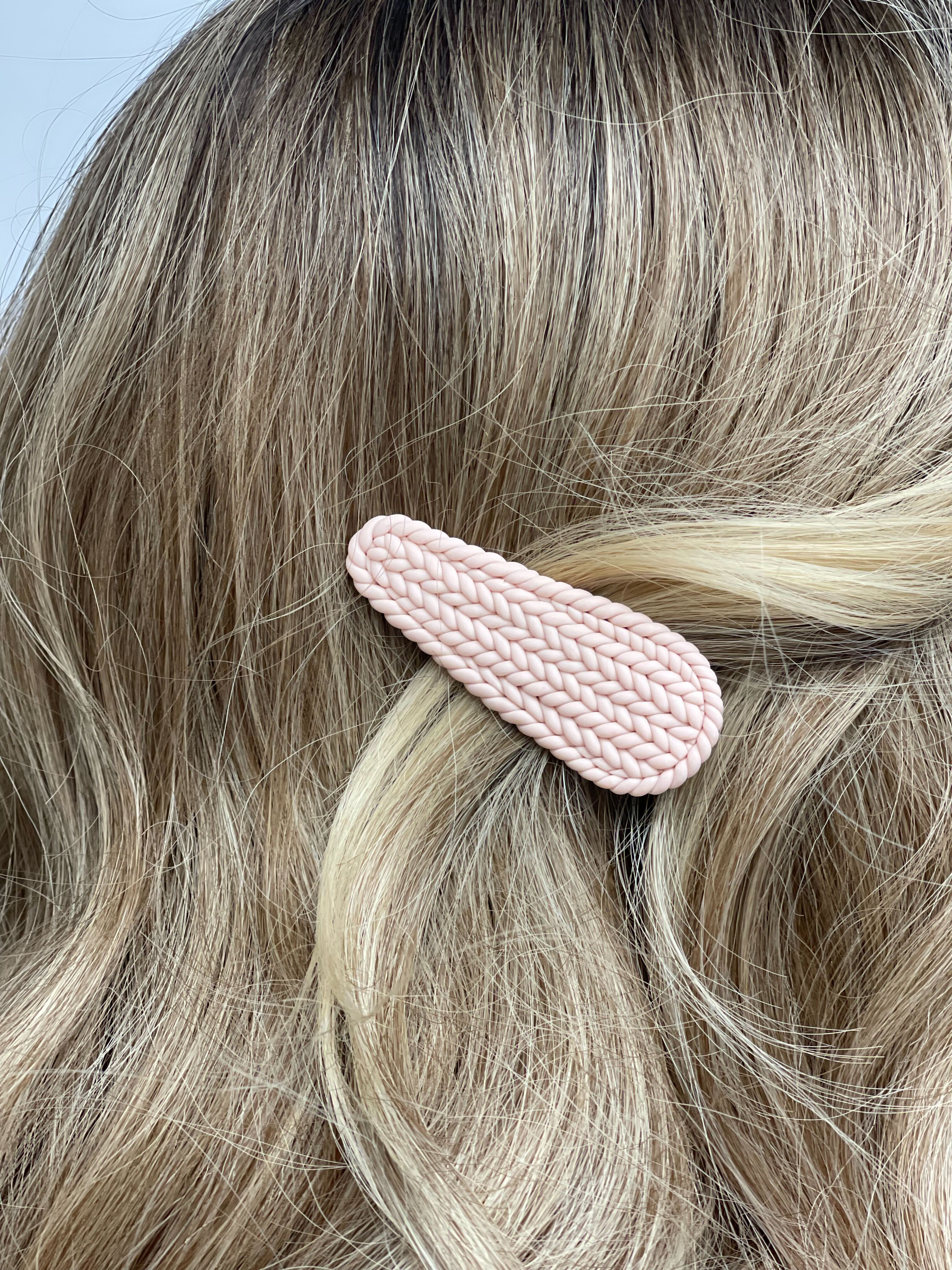Clay Knit Hair Clip