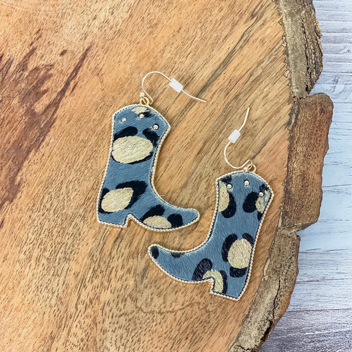 Textured Rodeo Boots Dangle Earrings - Gray
